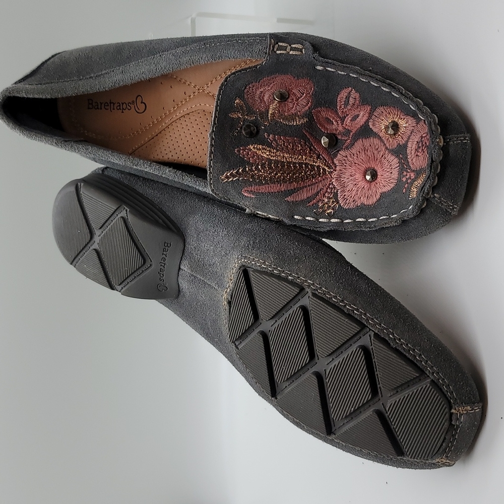 🍓baretraps otella embroidered suede loafer 7.5